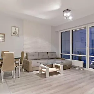 https://strict-center-towarowa.poznan-hotels.com